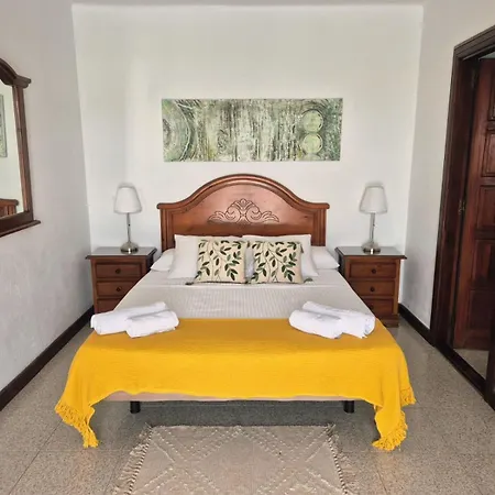 Detached With Stunning Mountain And Sea Views, 14m Pool & Sunken Hot Tub *