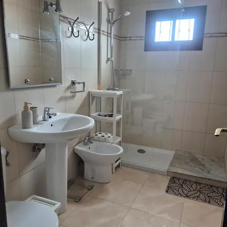 Detached With Stunning Mountain And Sea Views, 14m Pool & Sunken Hot Tub *