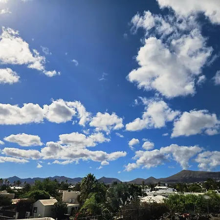 Detached With Stunning Mountain And Sea Views, 14m Pool & Sunken Hot Tub プエルト・デル・カルメン