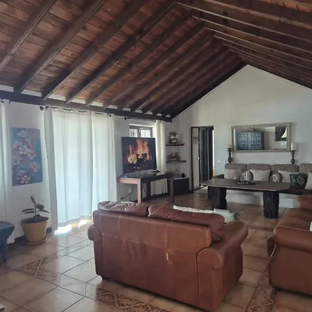 Vila Detached With Stunning Mountain And Sea Views, 14m Pool & Sunken Hot Tub *